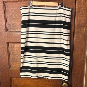 Calvin Klein Striped Black and White Women's Skirt sz 16
